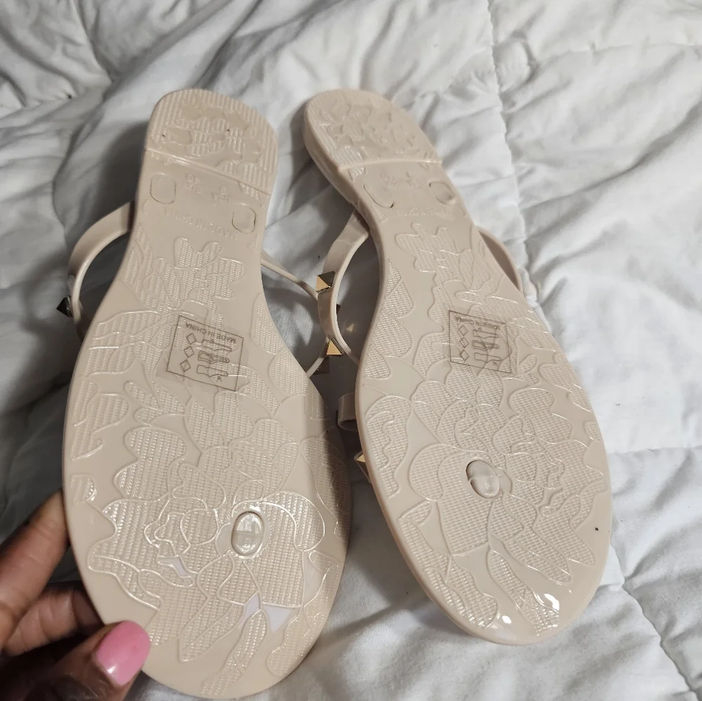 tan - studded scandal